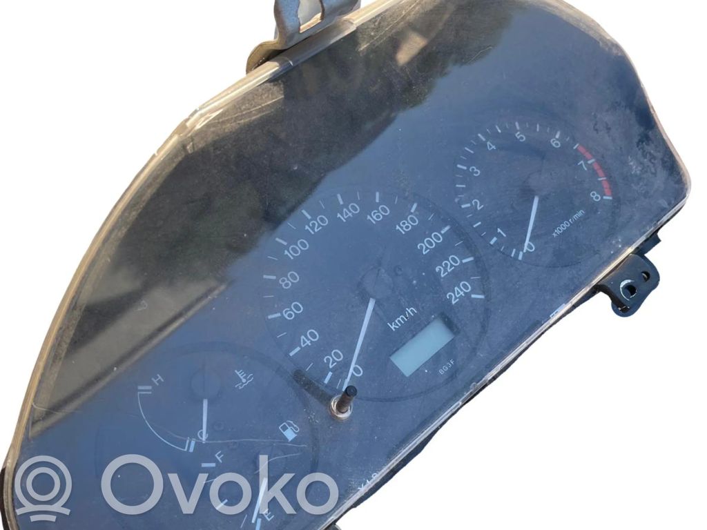 Mazda 323 F Speedometer (instrument cluster) 
