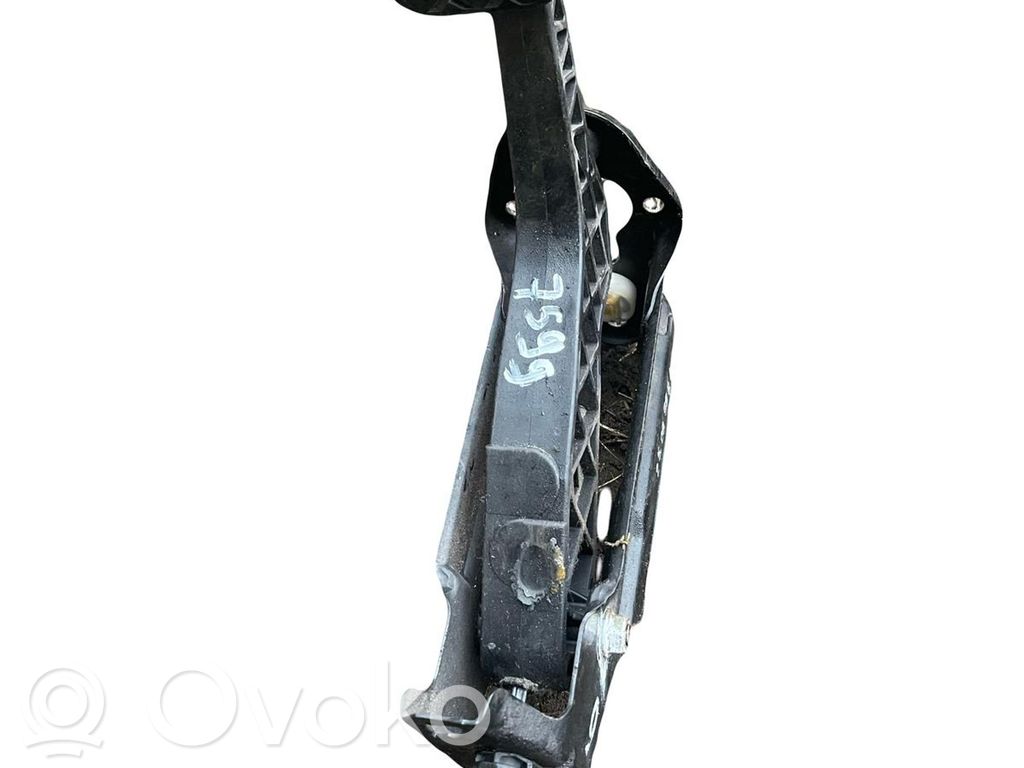 Volkswagen Golf IV Pedal de embrague 