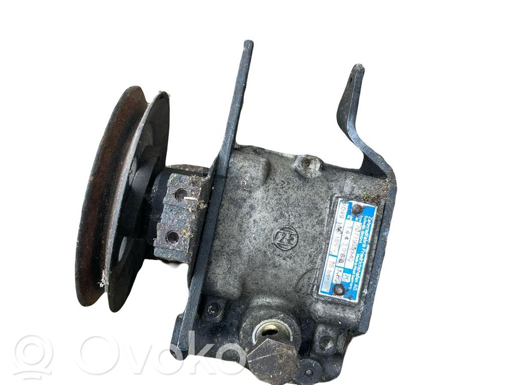 Audi 80 90 S2 B4 Ohjaustehostimen pumppu 