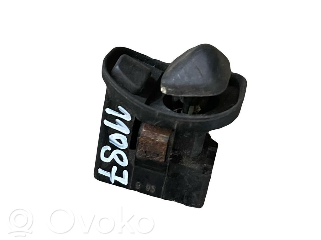 Wing mirror switch   1369331