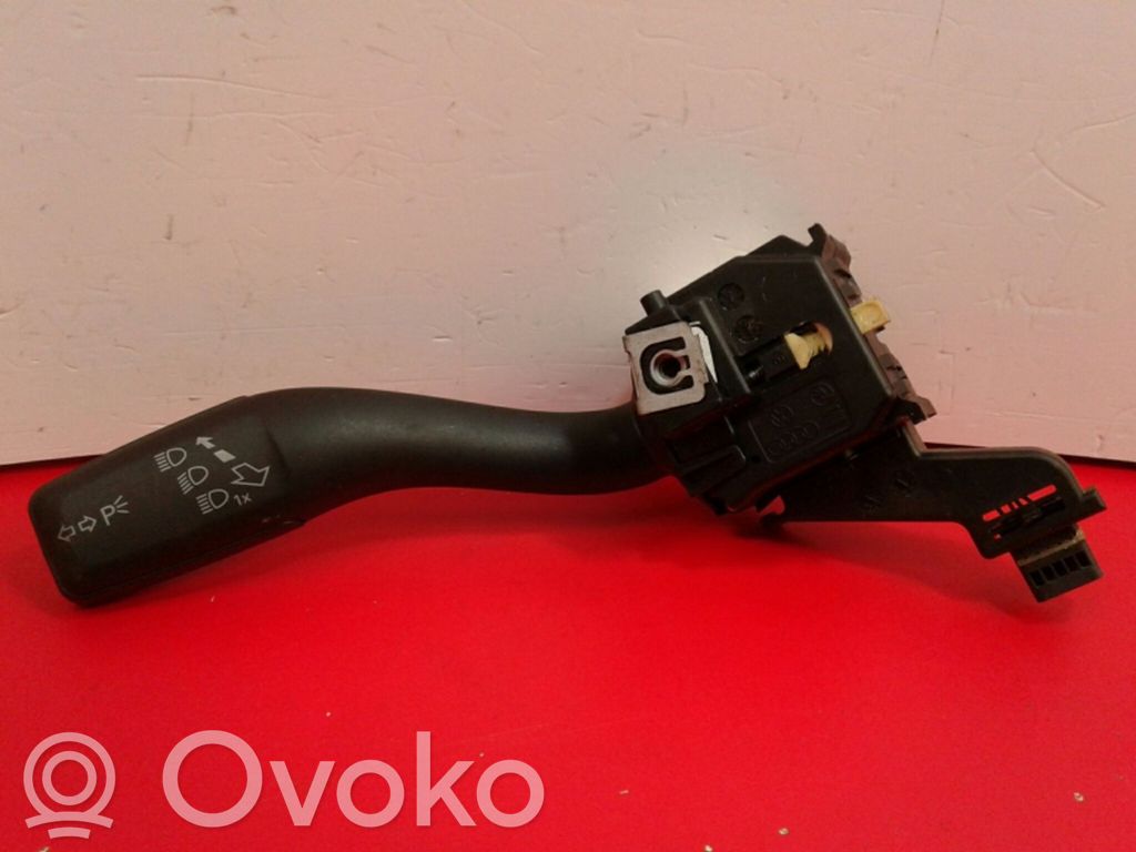 Light switch   8P0,51,513,953