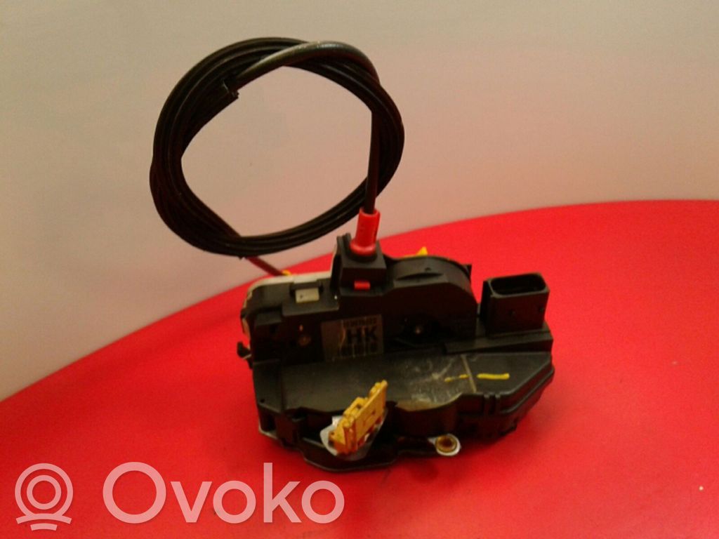 Front door lock   13579522