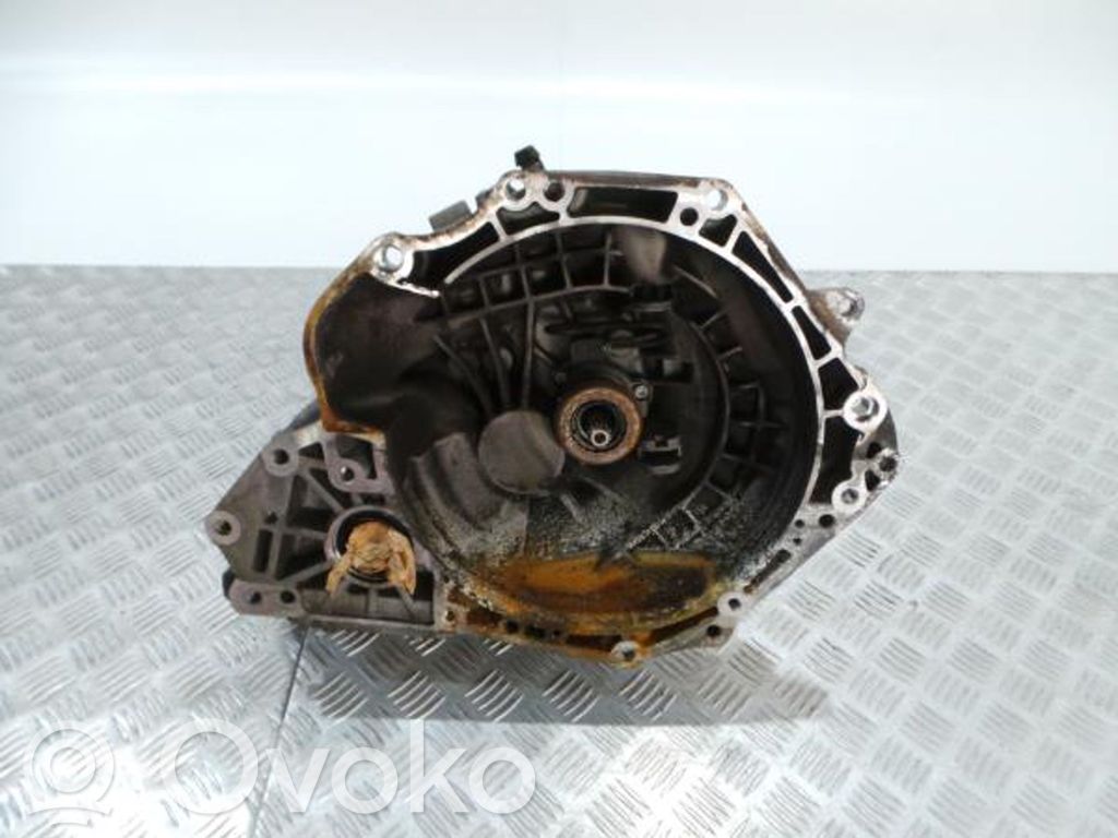 Opel Corsa E Механическая коробка передач, 5 передач 