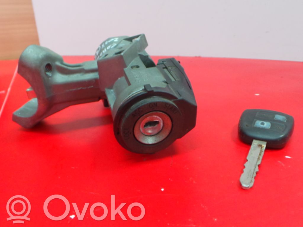 Toyota Corolla Verso E121 Užvedimo spynelė 