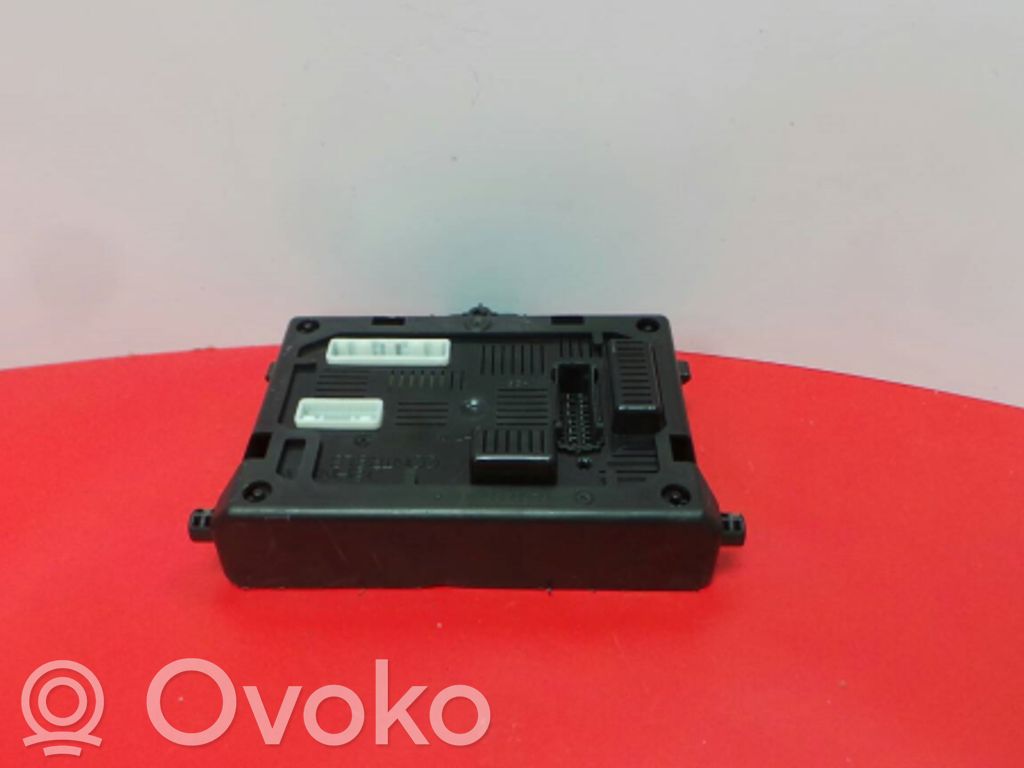 Renault Clio III Módulo de confort/conveniencia 