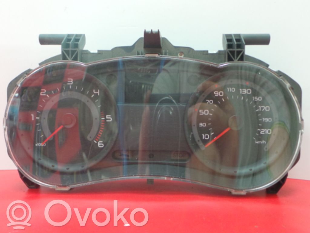 Licznik / Prędkościomierz   LAAD006882,8200582702H