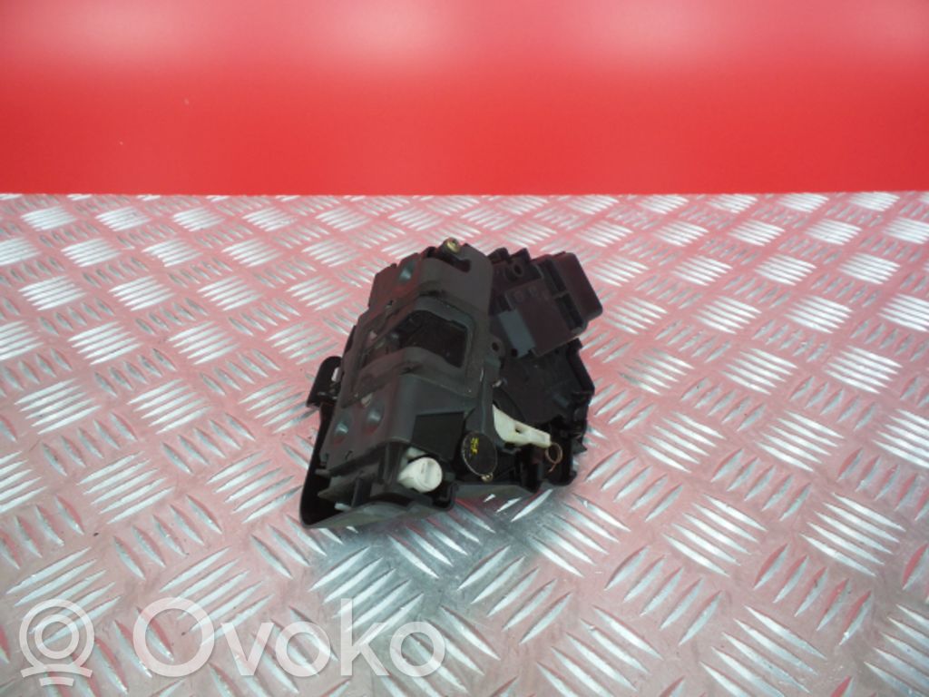 Aizmugurē slēdzene   4M5AA26412BB,240000108
