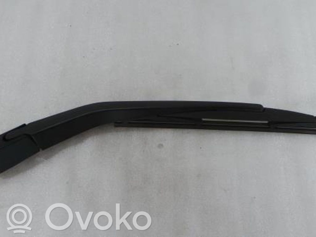 BMW 1 F20 F21 Front wiper blade arm 