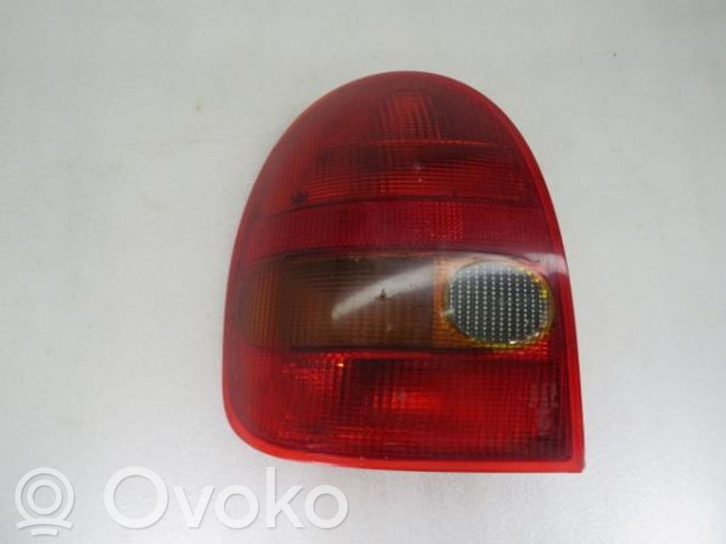 Opel Corsa B Takaluukun takavalot 