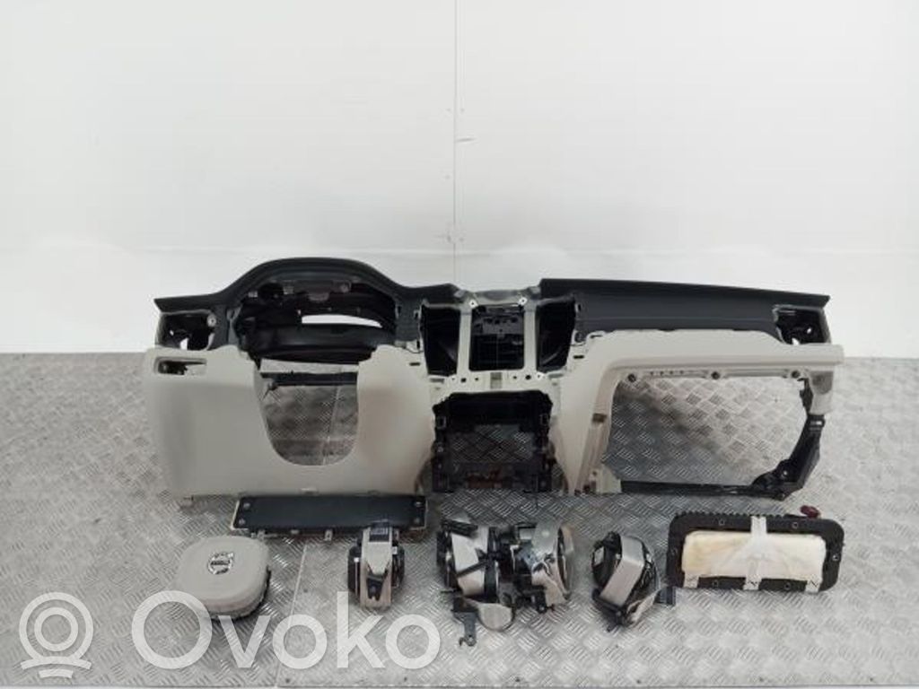 Volvo XC60 Oro pagalvių komplektas 