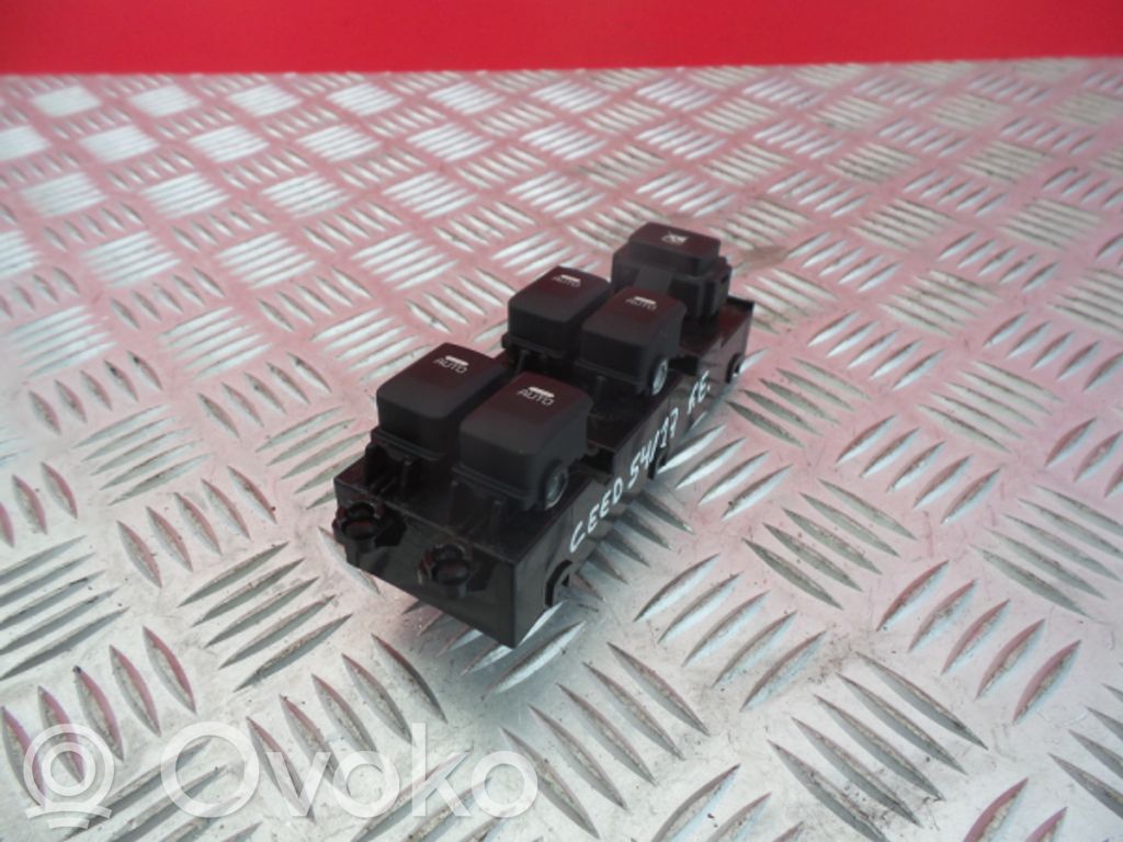 KIA Ceed Electric window control switch 