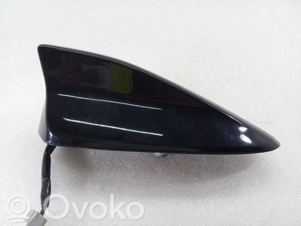 Mazda 3 II Aerial antenna amplifier 