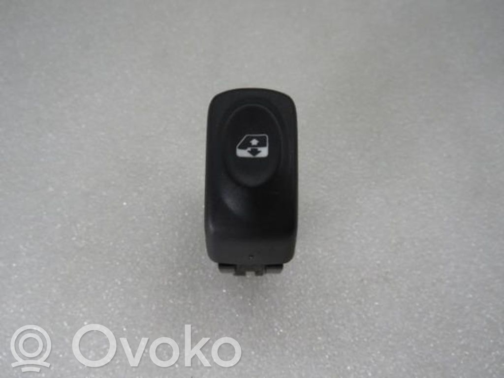 Dacia Sandero Electric window control switch 