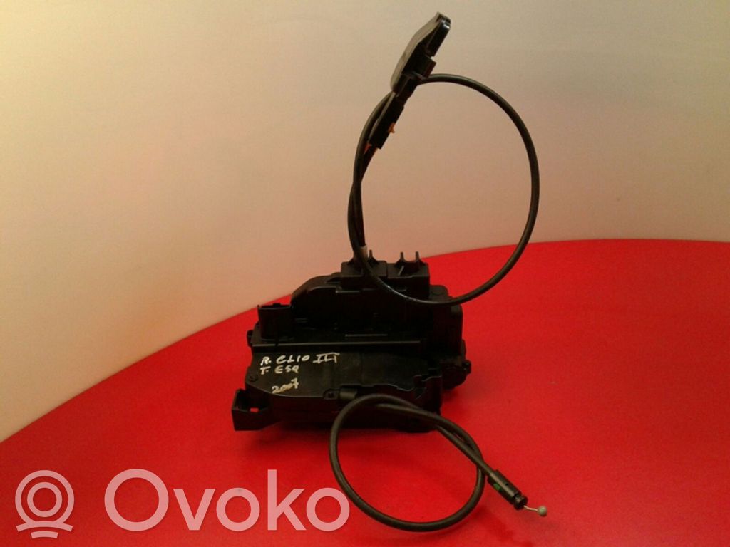 Renault Clio III Rear door lock 