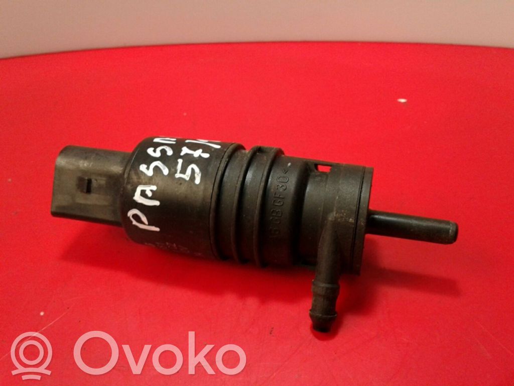 Volkswagen PASSAT B7 Motor del limpiaparabrisas 