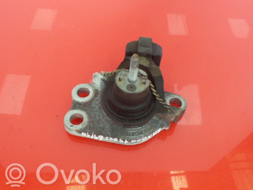 Engine mount bracket   8200,267,625,69,8200267625A