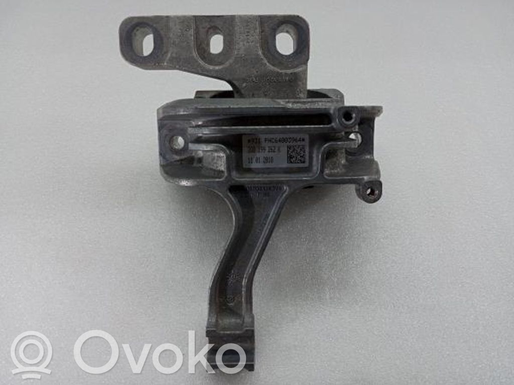 Engine mount bracket   2Q0199262K,2Q0199262