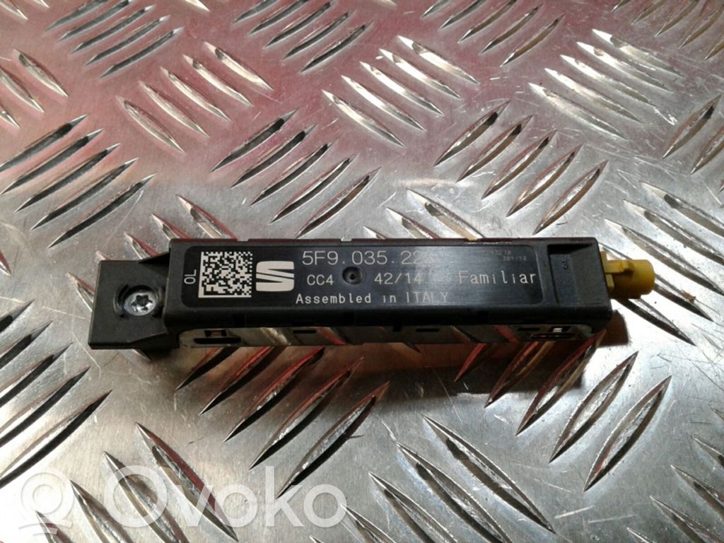 Seat Leon (5F) Aerial antenna amplifier 