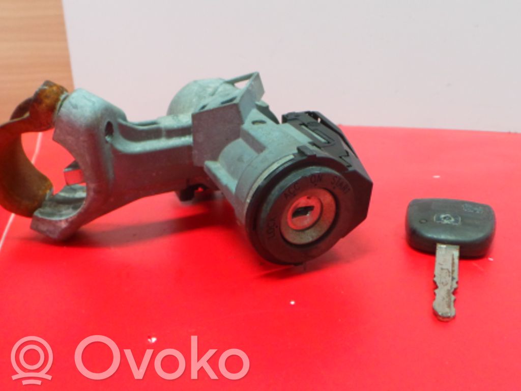 Toyota Corolla Verso E121 Užvedimo spynelė 