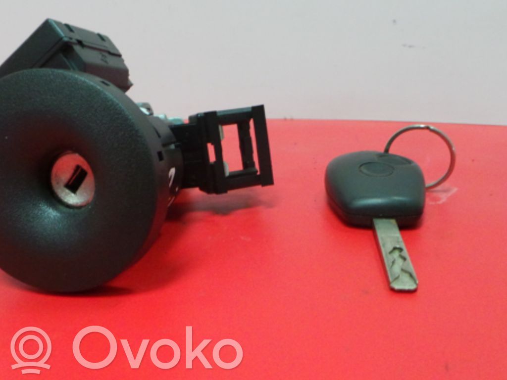 Renault Clio III Užvedimo spynelė 