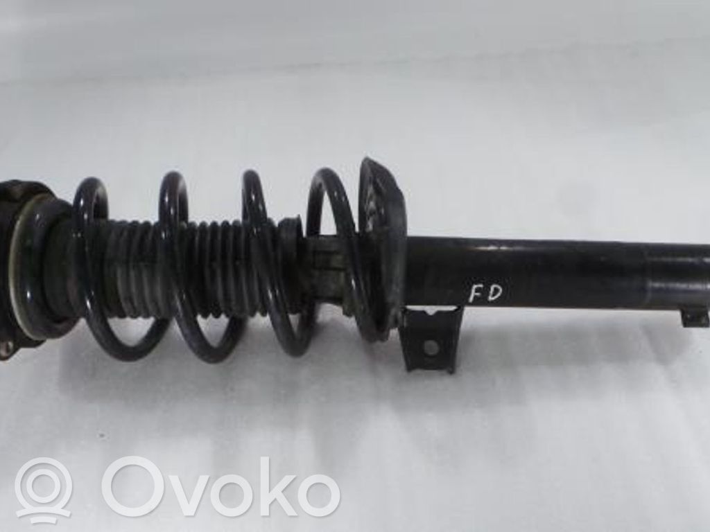 Volkswagen Caddy Priekšpusē amortizators 