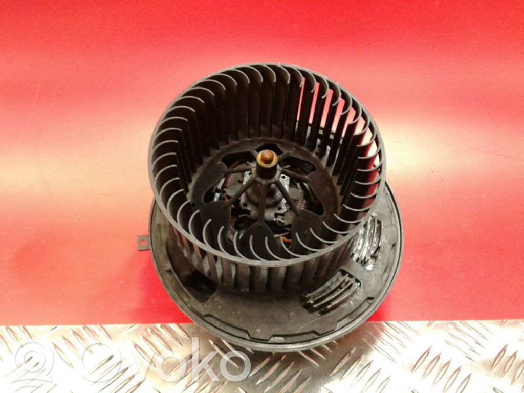 Heizungslüfter   6411693366309
