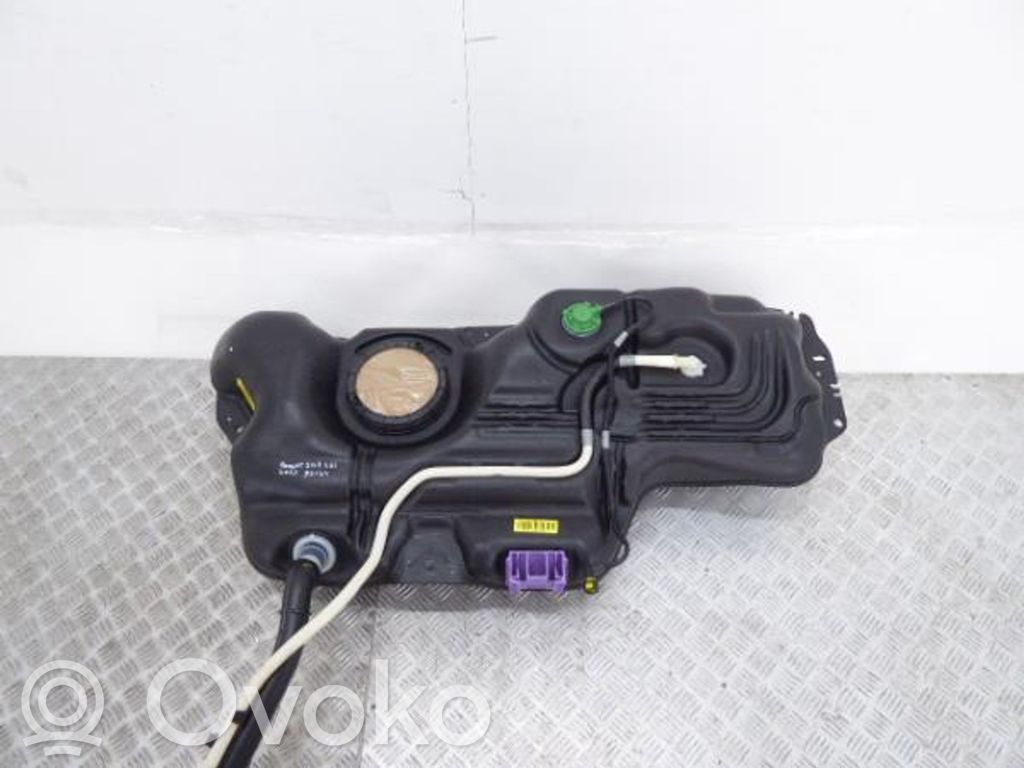 Peugeot 2008 II Réservoir de carburant 