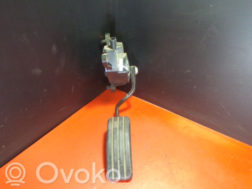Gaspedal   8200297342,00,297,342
