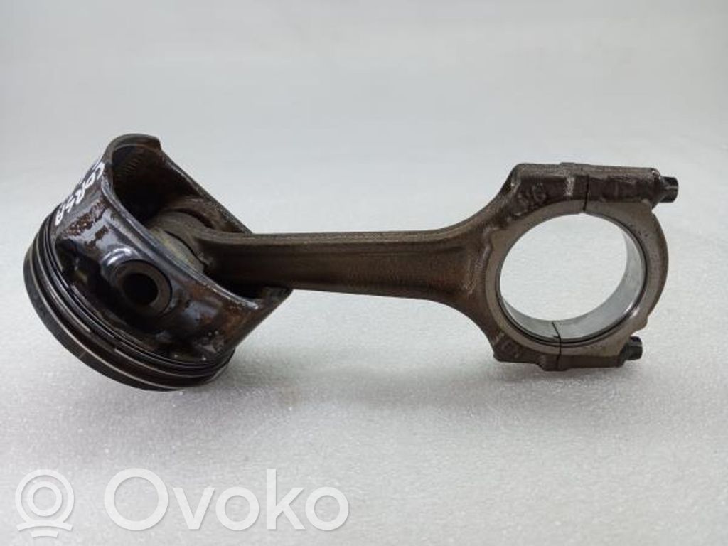 Opel Corsa E Tłok 