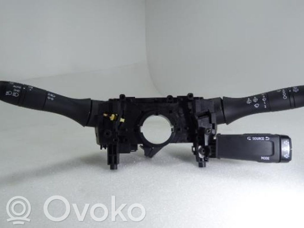 Renault Clio V Interruptor/palanca de limpiador de luz de giro 