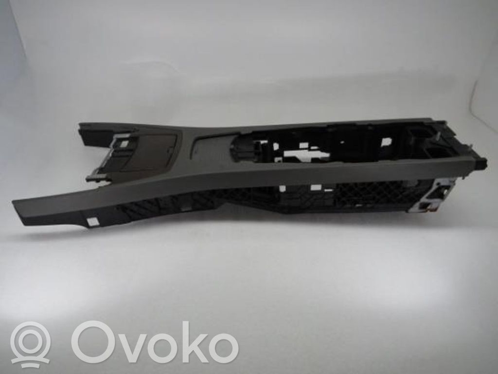 Center console   E082050023,584507I3,7040383AI05,8223326,E082050025