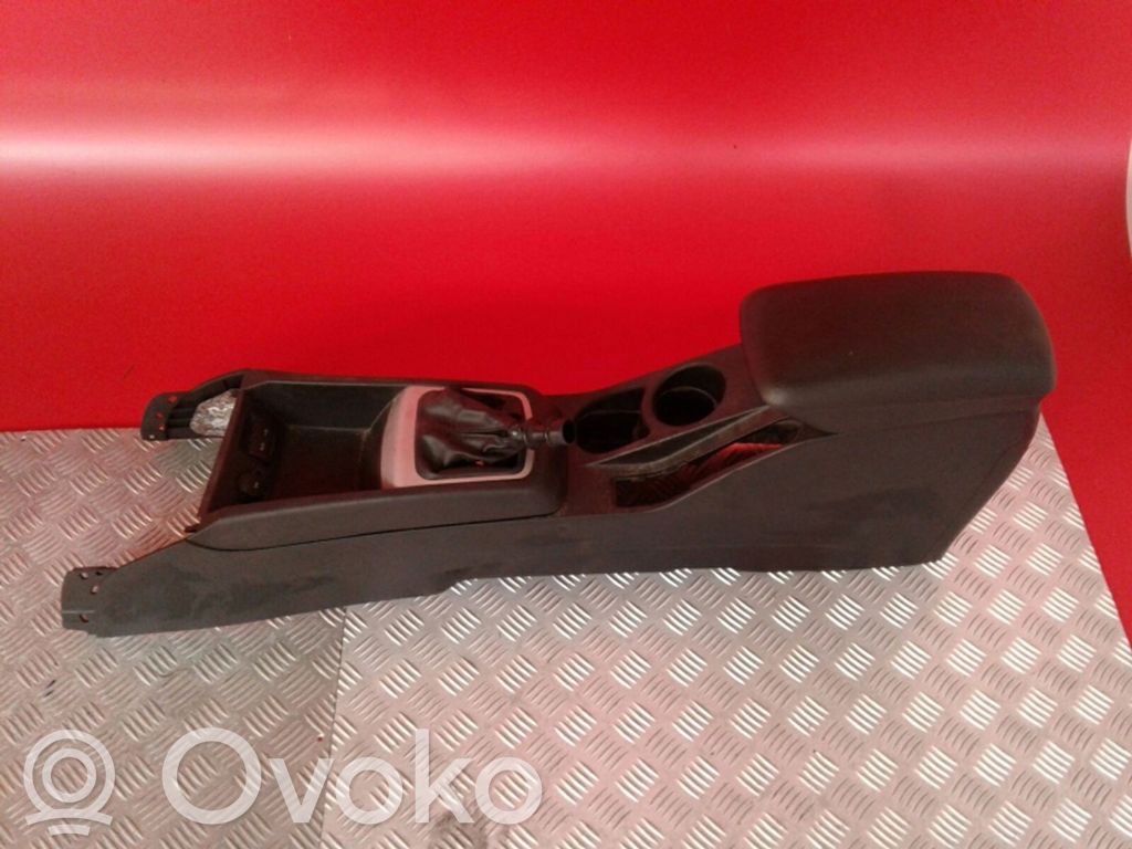KIA Ceed Centrālā konsole 
