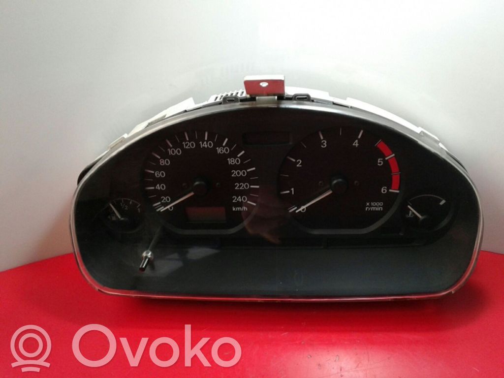 Mitsubishi Carisma Spidometras (prietaisų skydelis) 