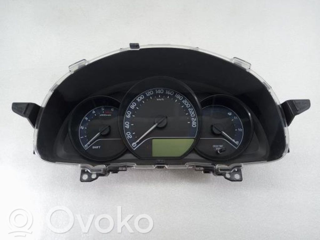 Toyota Auris E180 Speedometer (instrument cluster) 
