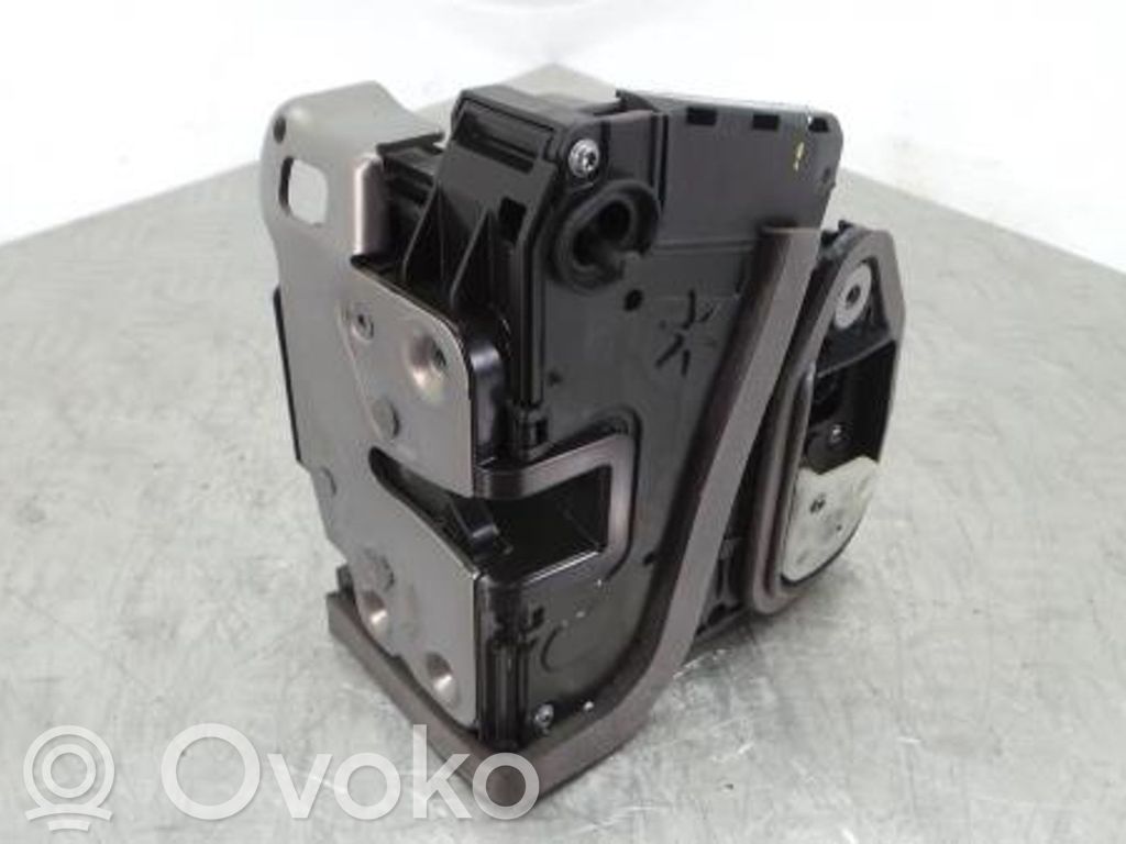 Opel Astra K Zamek drzwi tylnych 