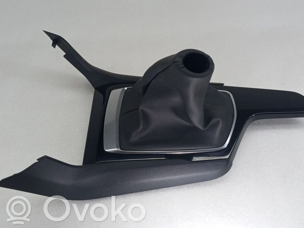 Peugeot 308 Rămă unitate radio/GPS 
