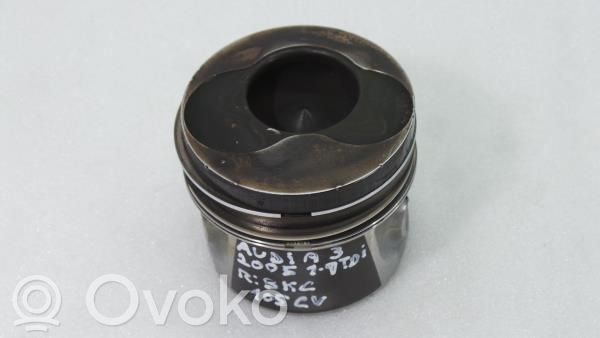 Audi A3 S3 8P Piston 
