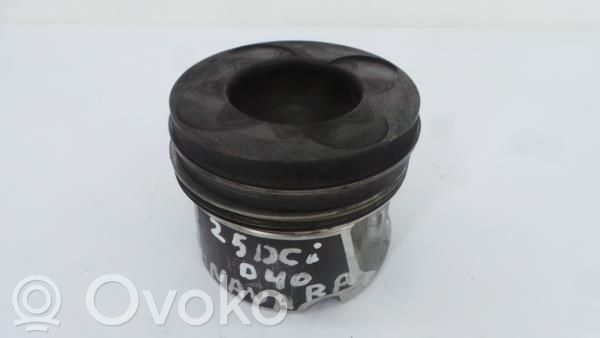 Nissan NP300 Piston 