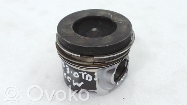 Piston   83L82