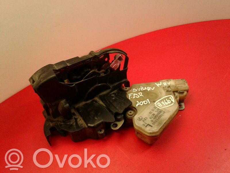 Subaru Impreza II Cerradura de puerta delantera 