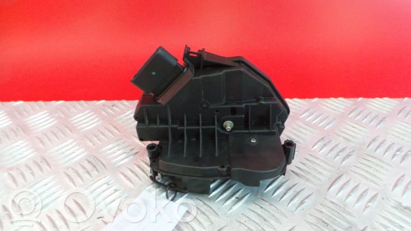 Ford Focus Priekšpusē slēdzene 
