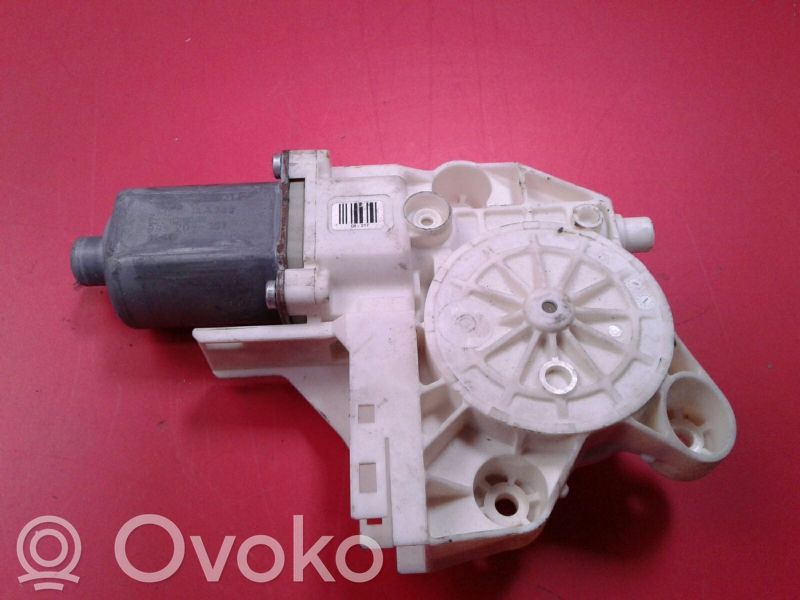 Ford Focus Silnik regulatora szyby drzwi przednich 