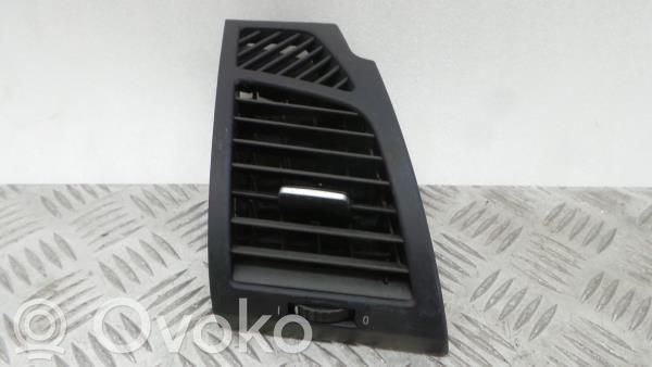Dash center air vent grill   51607059188,DIR,P0102044