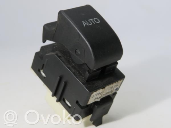 Toyota Avensis T250 Electric window control switch 