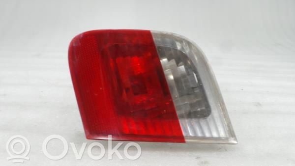 BMW 3 E46 Aizmugurējais lukturis pārsegā 