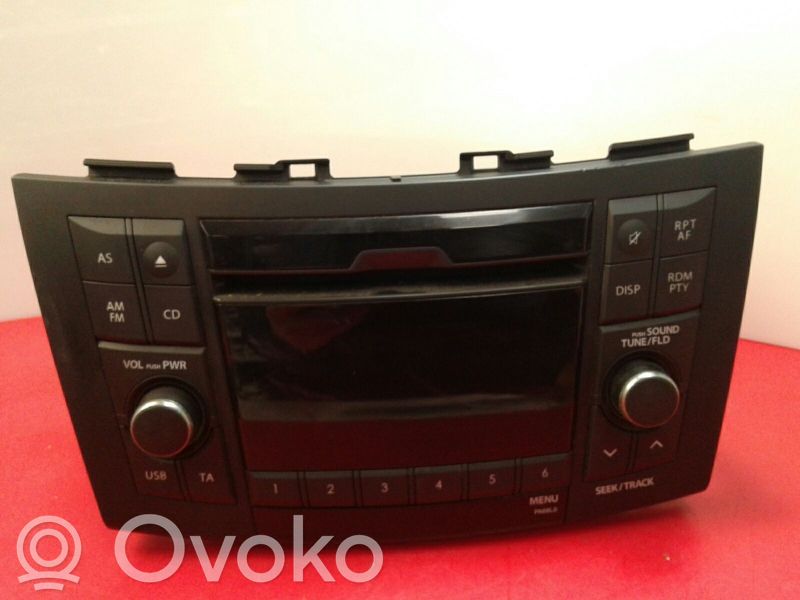 Suzuki Swift II Panel / Radioodtwarzacz CD/DVD/GPS 