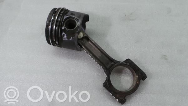 Nissan Qashqai+2 Stūmoklis (-iai) 