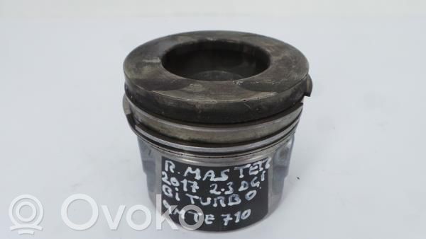 Renault Master III Piston 