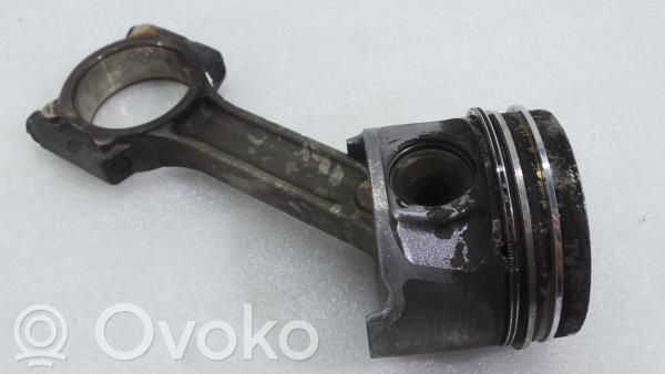 Nissan Qashqai+2 Stūmoklis (-iai) 