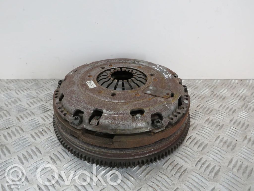 Flywheel   123108013R,123008972R,123108013R,301015629R,302054176R,95529289